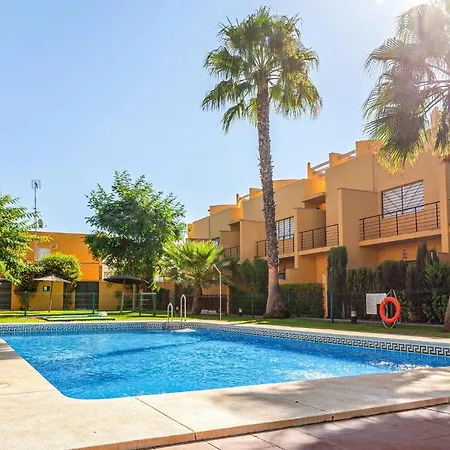 2 Bedroom Stunning In Сasa de vacaciones Isla Cristina
